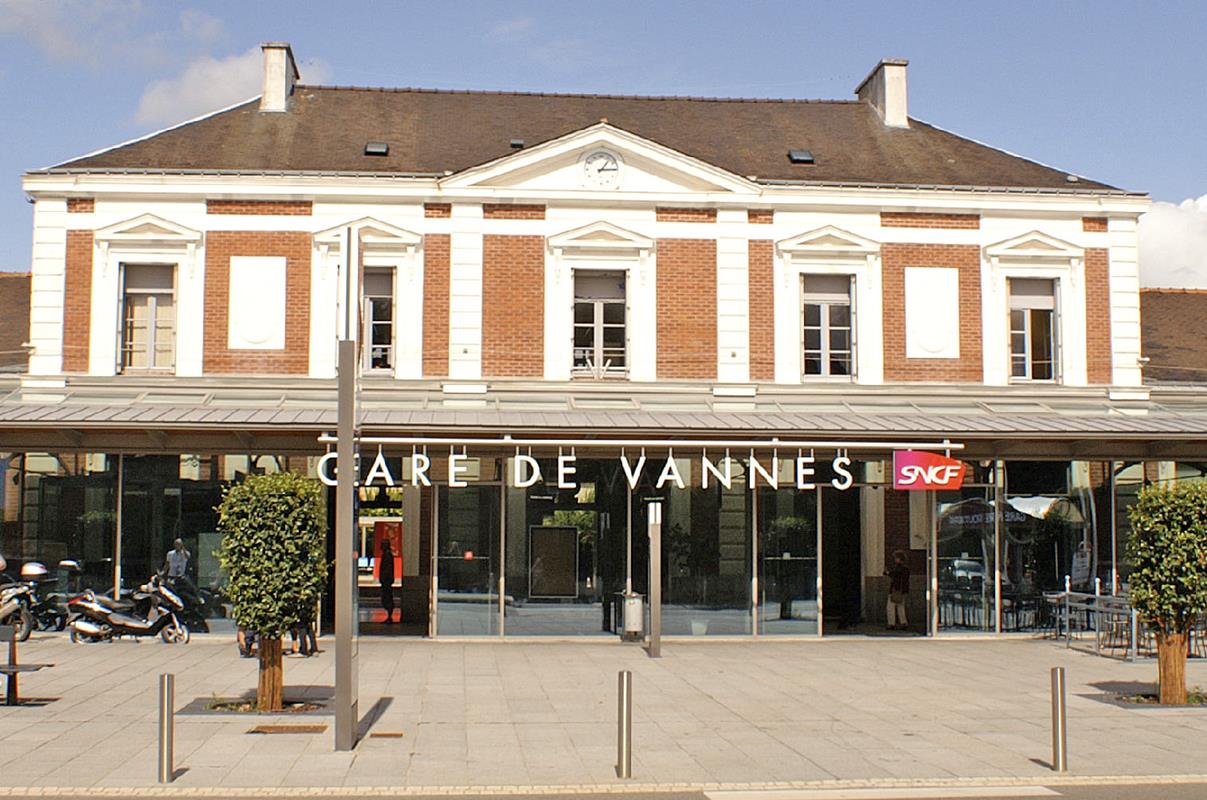 Gares de Vannes - Vente à emporter